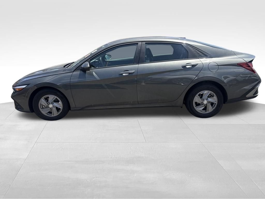 Used 2025 Gray Hyundai SE image 13