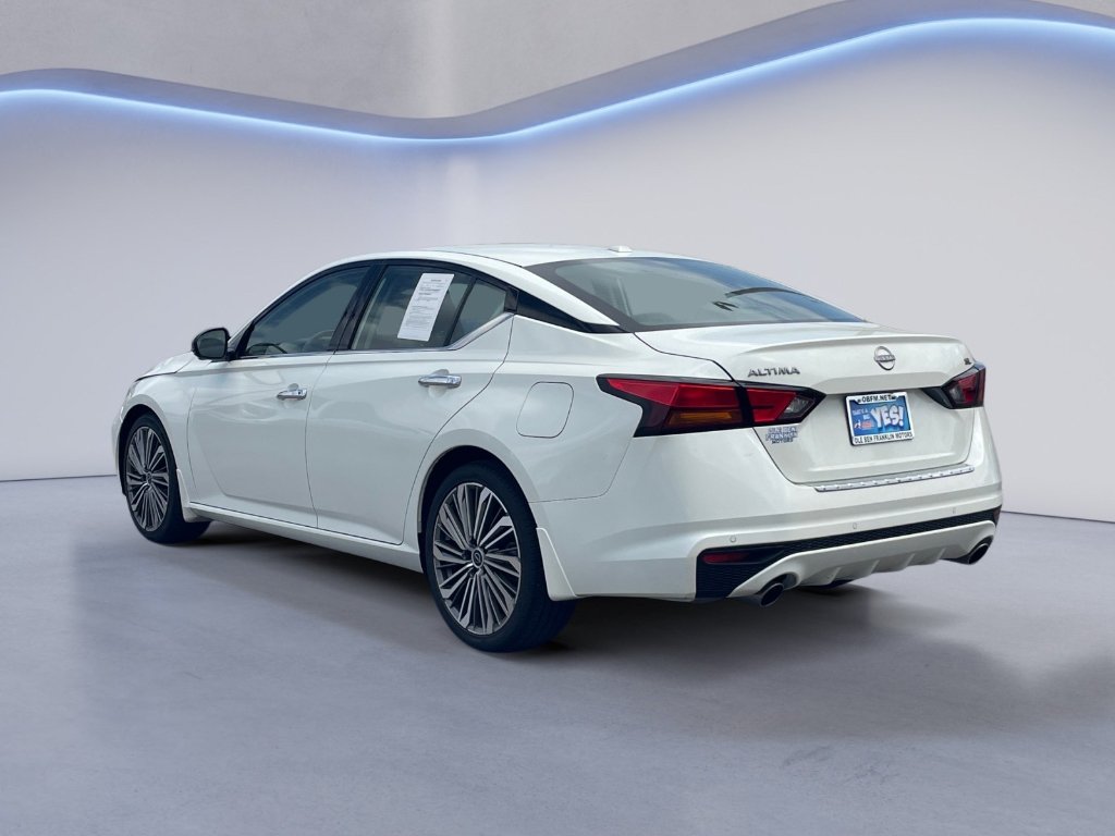 Used 2023 Pearl White Tricoat Nissan 2.5 SL image 21