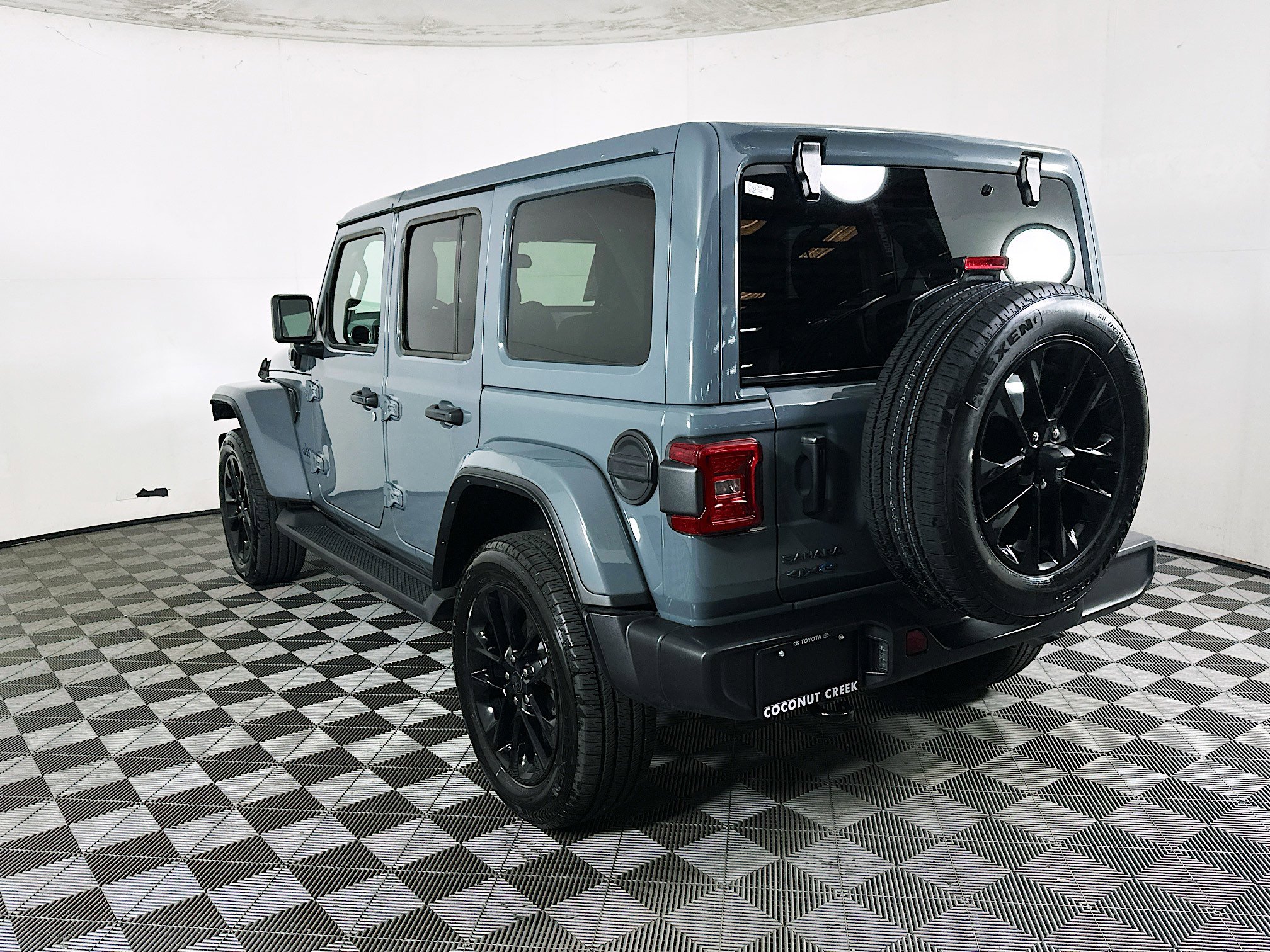 2025 Jeep Wrangler thumbnail 7
