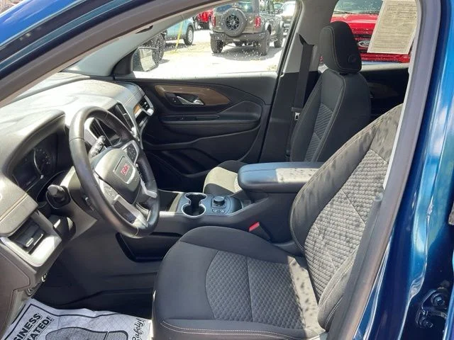 Used 2019 Blue Emerald Metallic GMC  image 30
