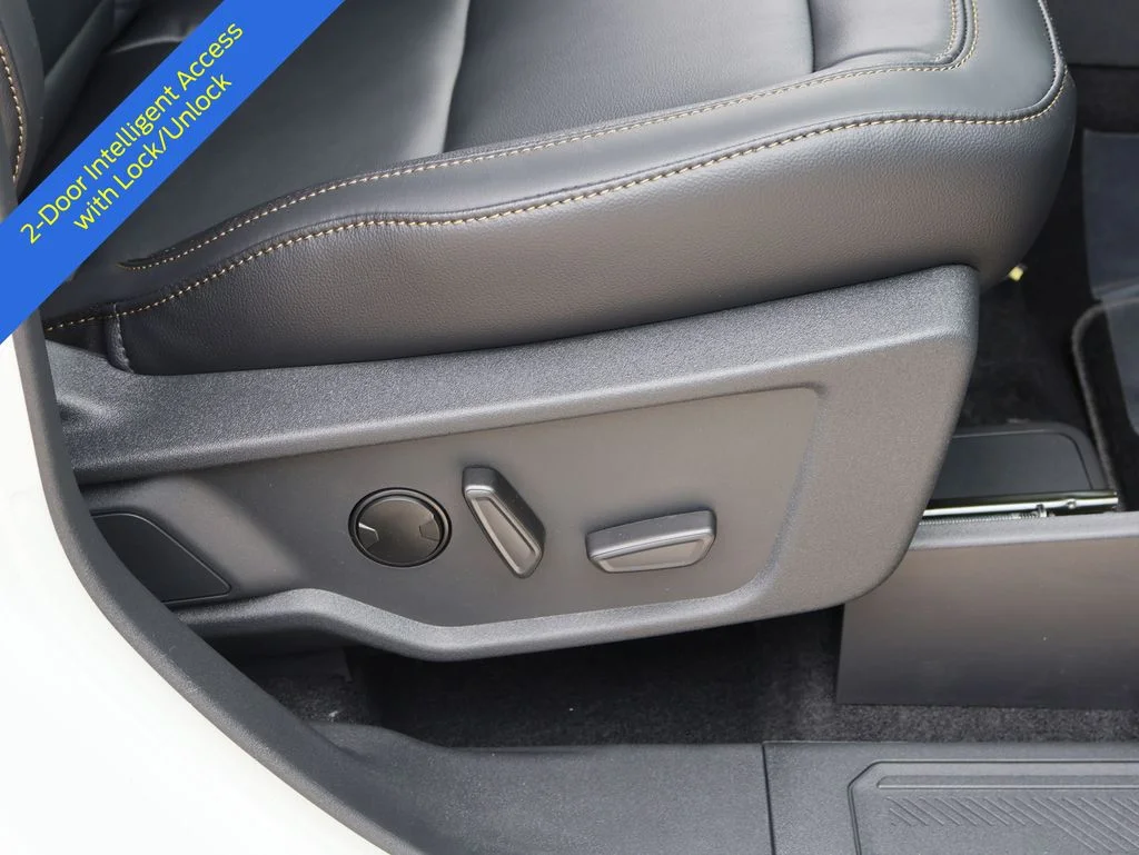 New 2026 Avalanche Gray Ford Badlands® image 10