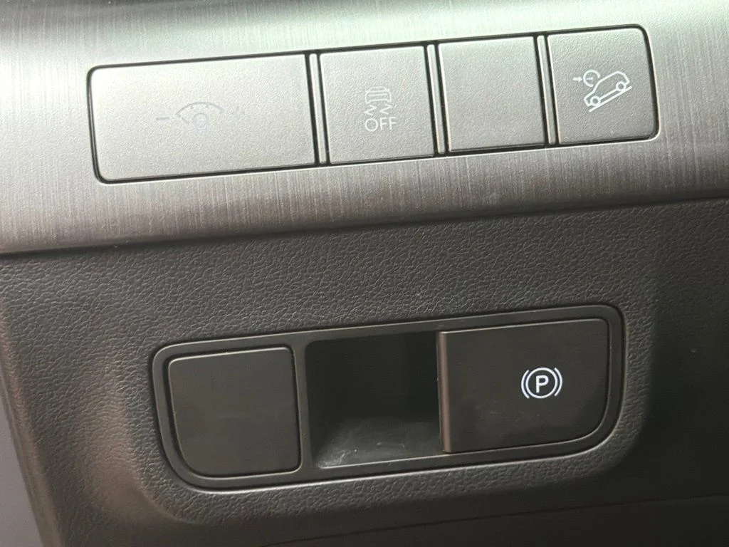 Used 2024 Cyber Gray Metallic Hyundai SEL image 23