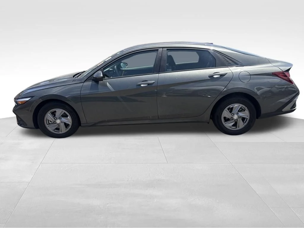 Used 2025 Gray Hyundai SE image 13