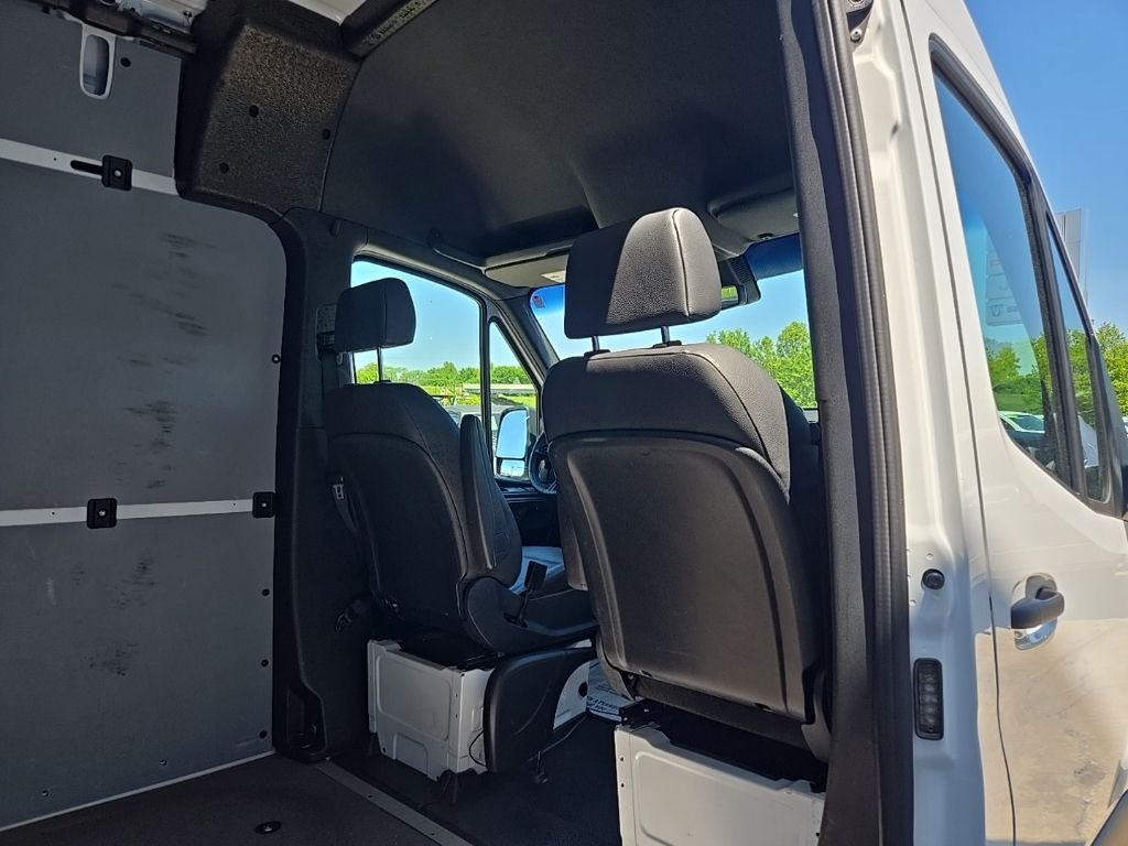 Used 2025  Mercedes-Benz Cargo 144 WB image 61