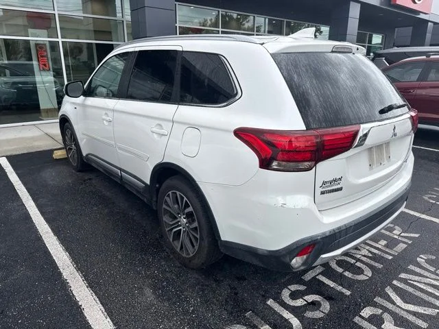 Used 2017  Mitsubishi GT image 5