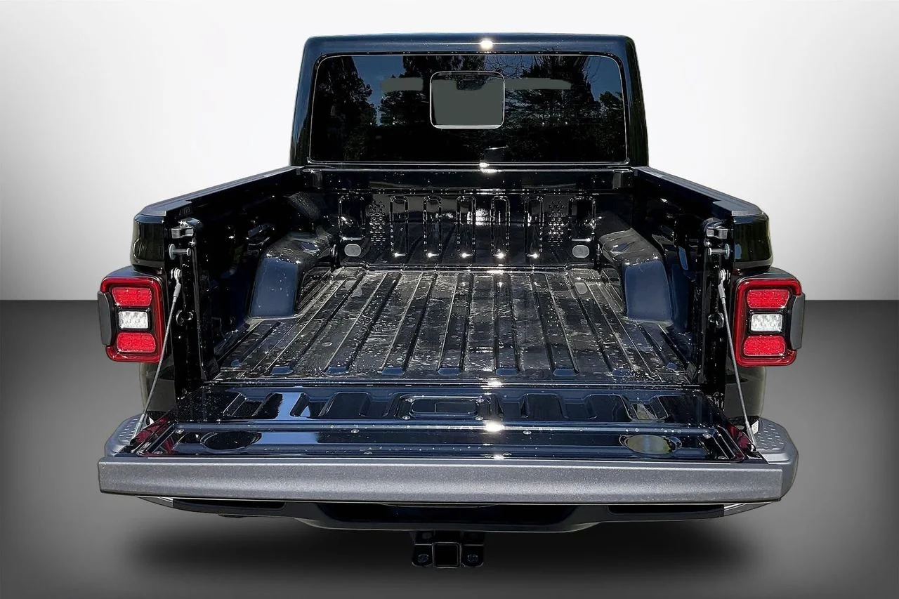 New 2026 Black Clearcoat Jeep Mojave image 21