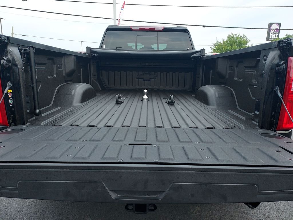Used 2025 Black Chevrolet LTZ image 9