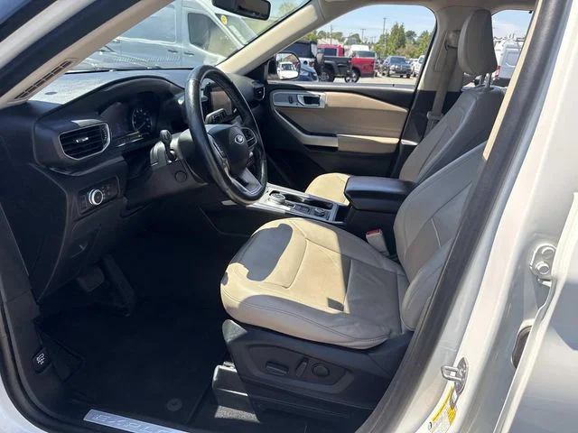 Used 2022 White Ford Limited image 20