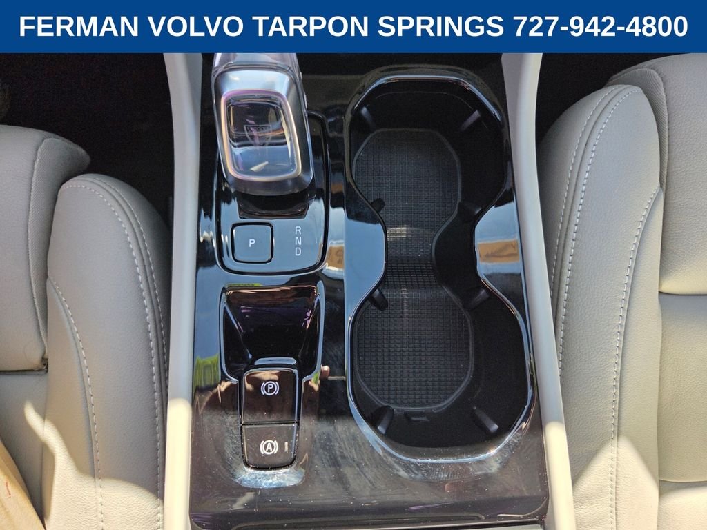 2026 Volvo XC40 Plus - Photo 28