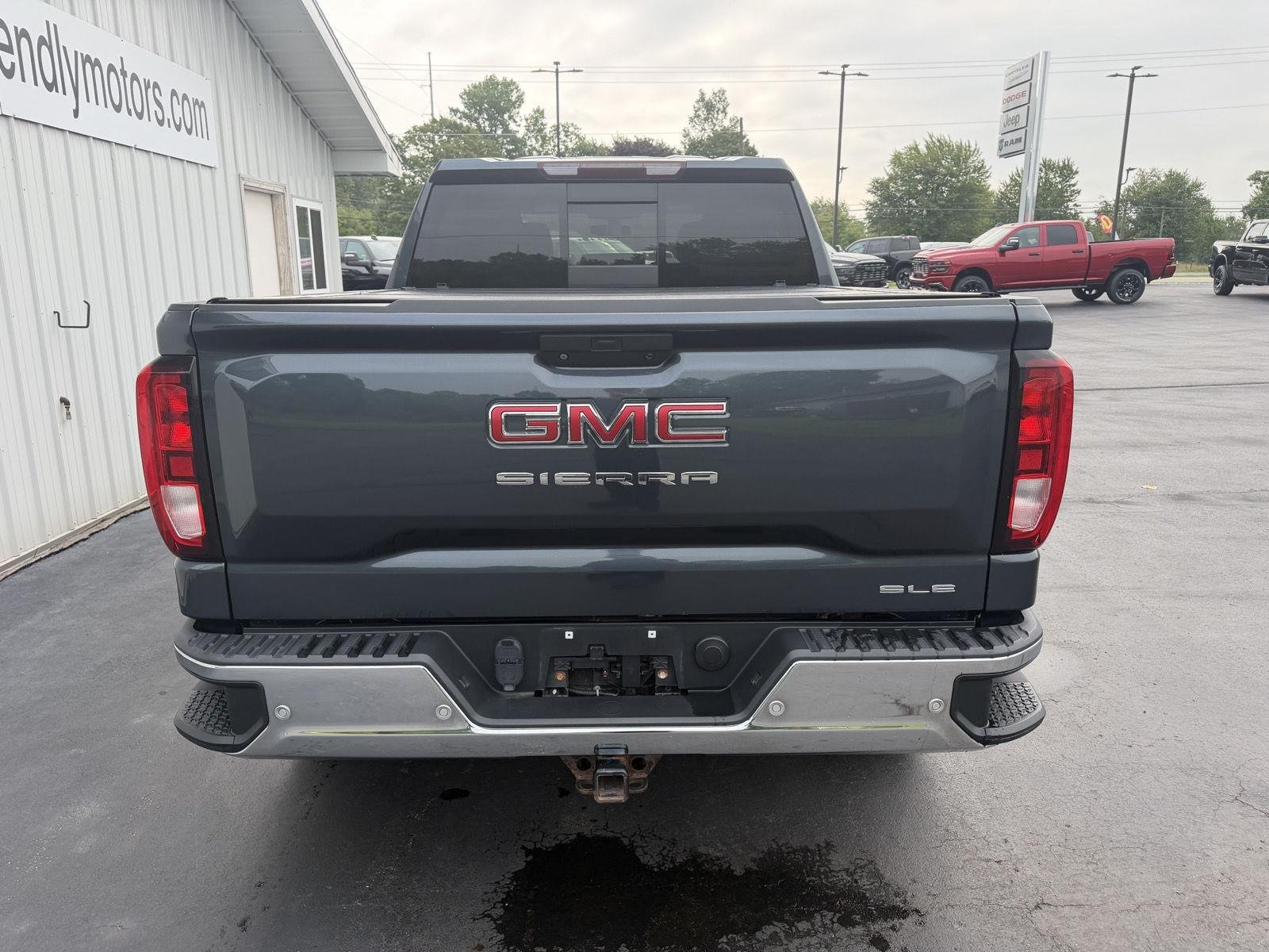 Used 2019 Dark Sky Metallic GMC SLE image 5