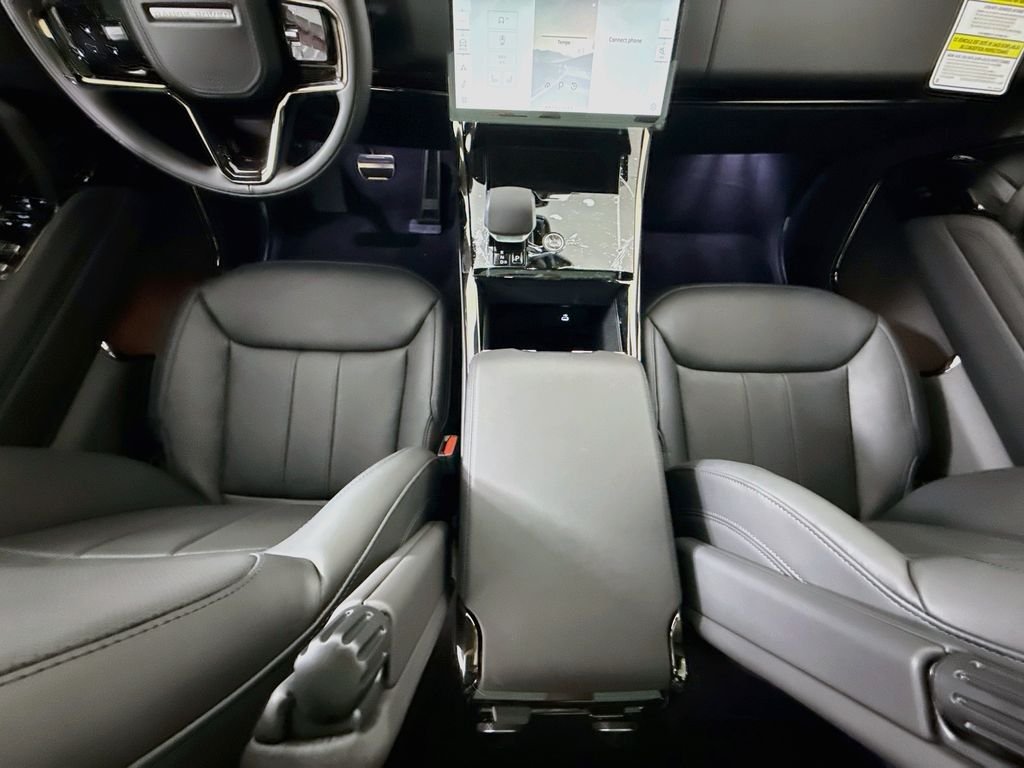 New 2026 Santorini Black Land Rover Dynamic SE image 16