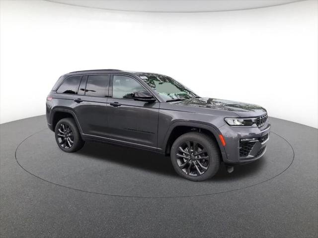 New 2026 Baltic Gray Metallic Clear-Coat Exterior Paint Jeep Limited image 4