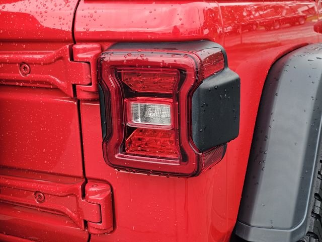 Used 2022 Red Jeep Unlimited Rubicon 4xe image 12