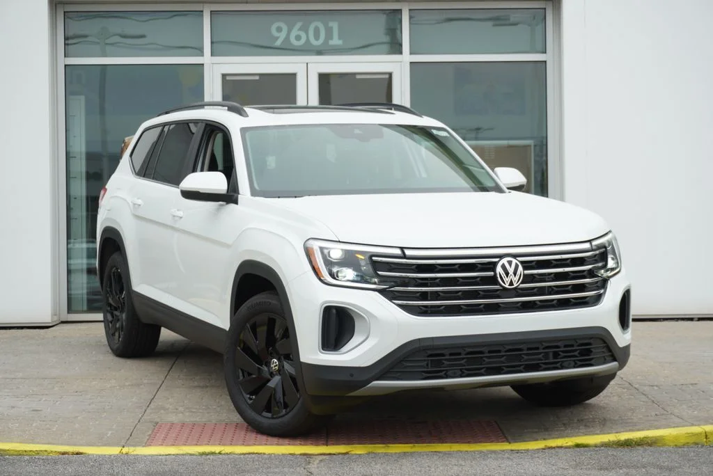 New 2026 White/off-white Volkswagen 2.0T SE w/Technology image 2