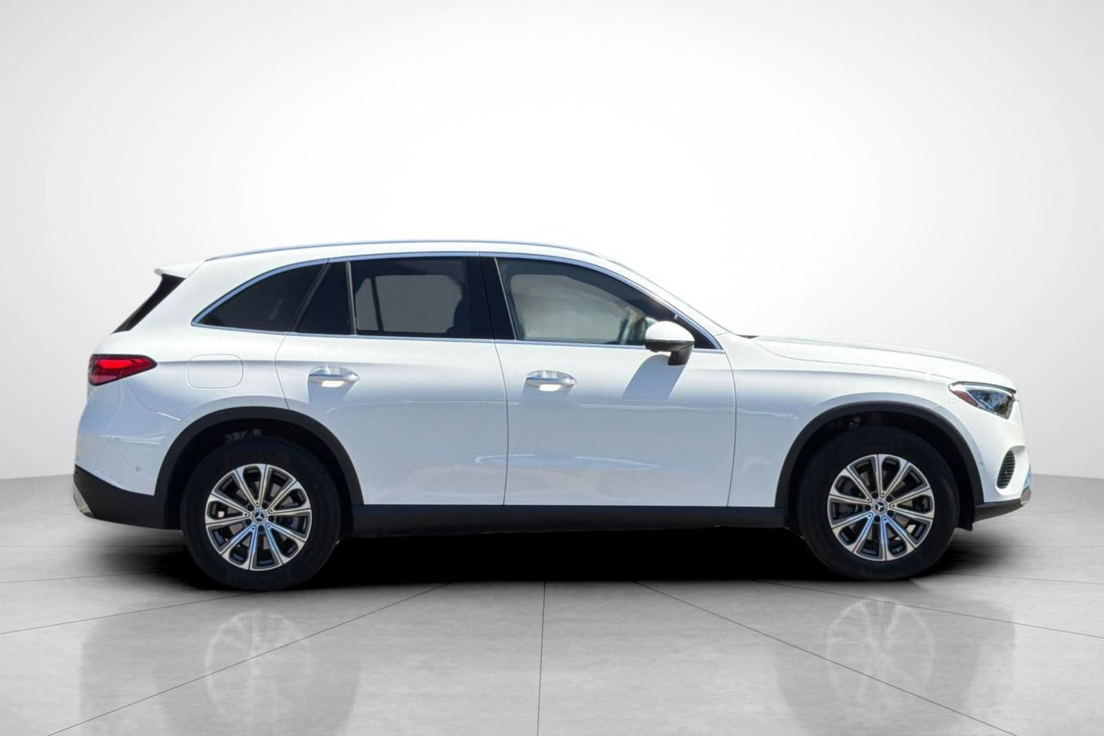 Certified Used 2025 White Mercedes-Benz GLC 300 image 25