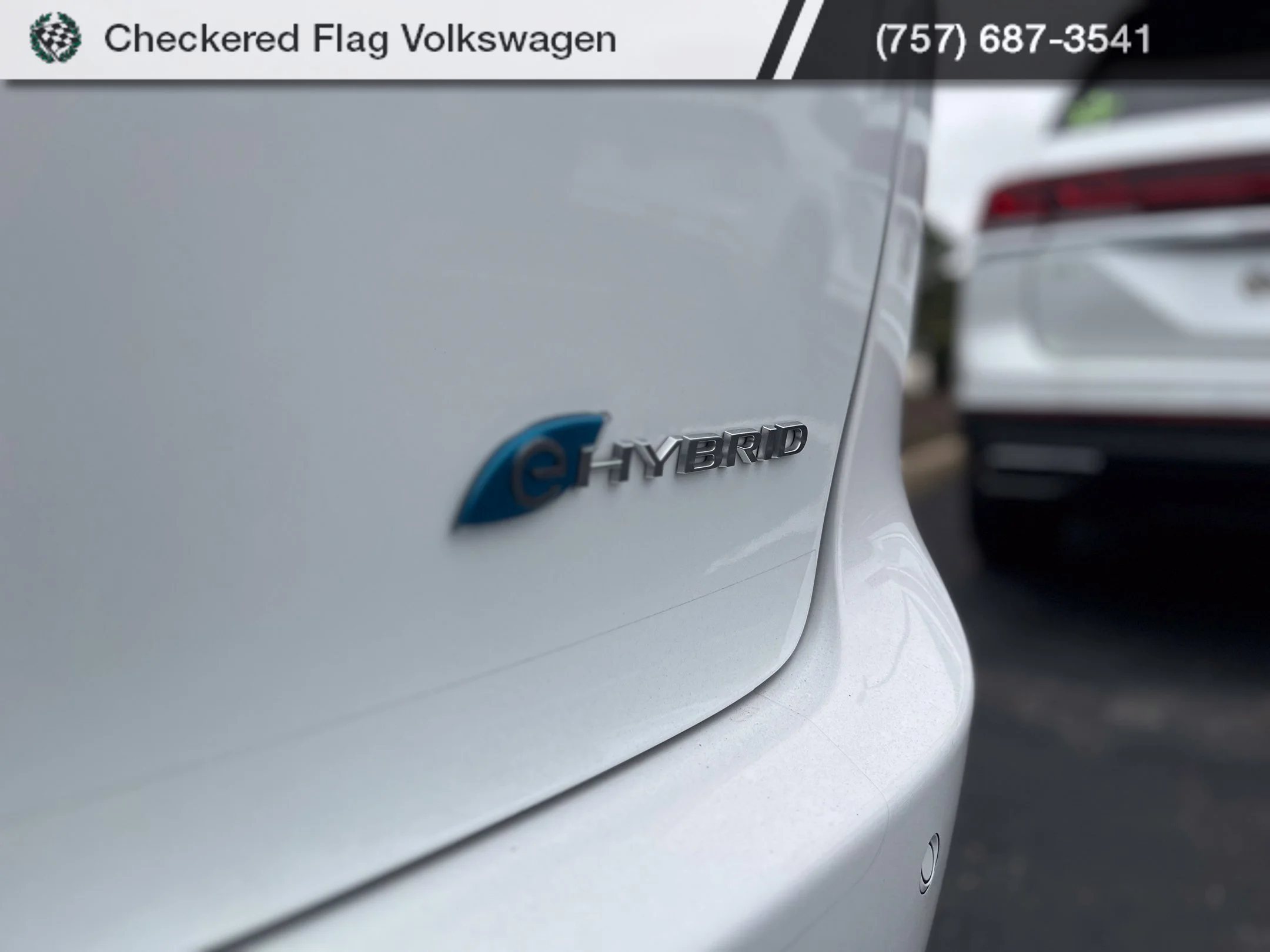 Used 2023 Bright White Clearcoat Chrysler Pinnacle image 10
