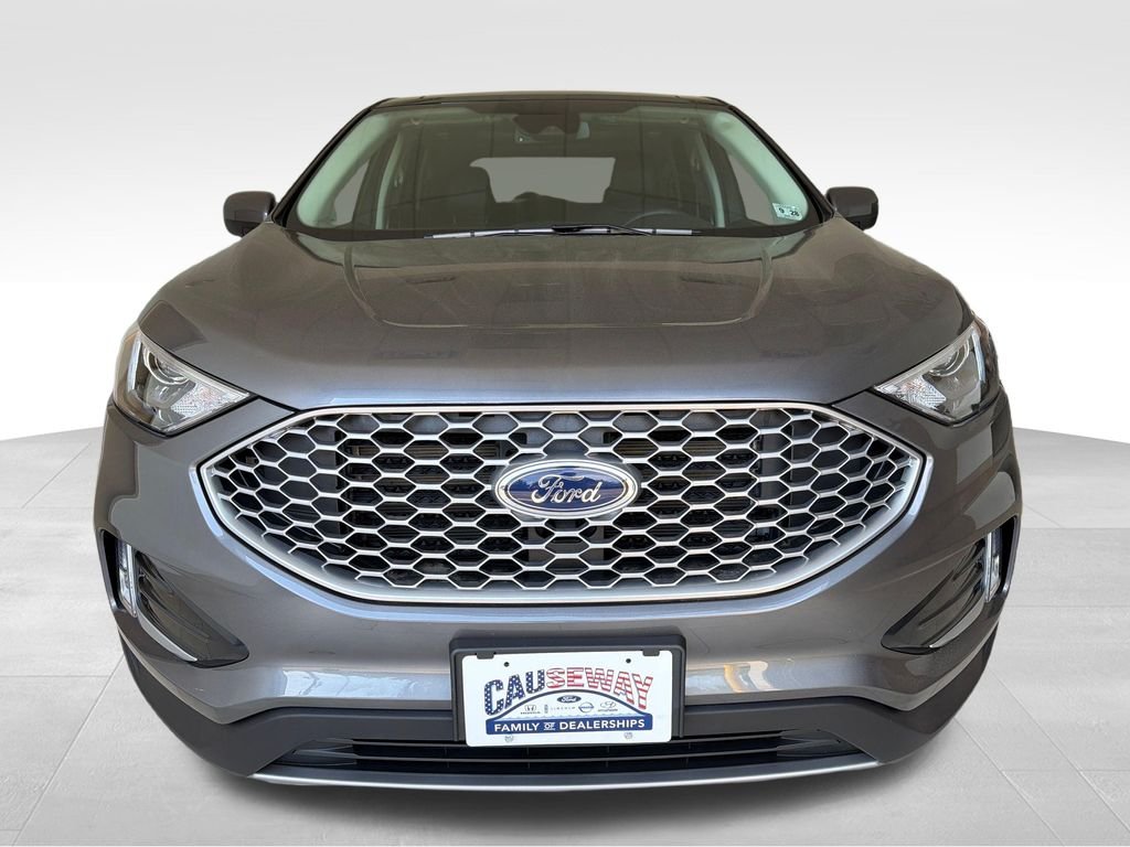 Used 2023 Gray Metallic Ford SEL image 3