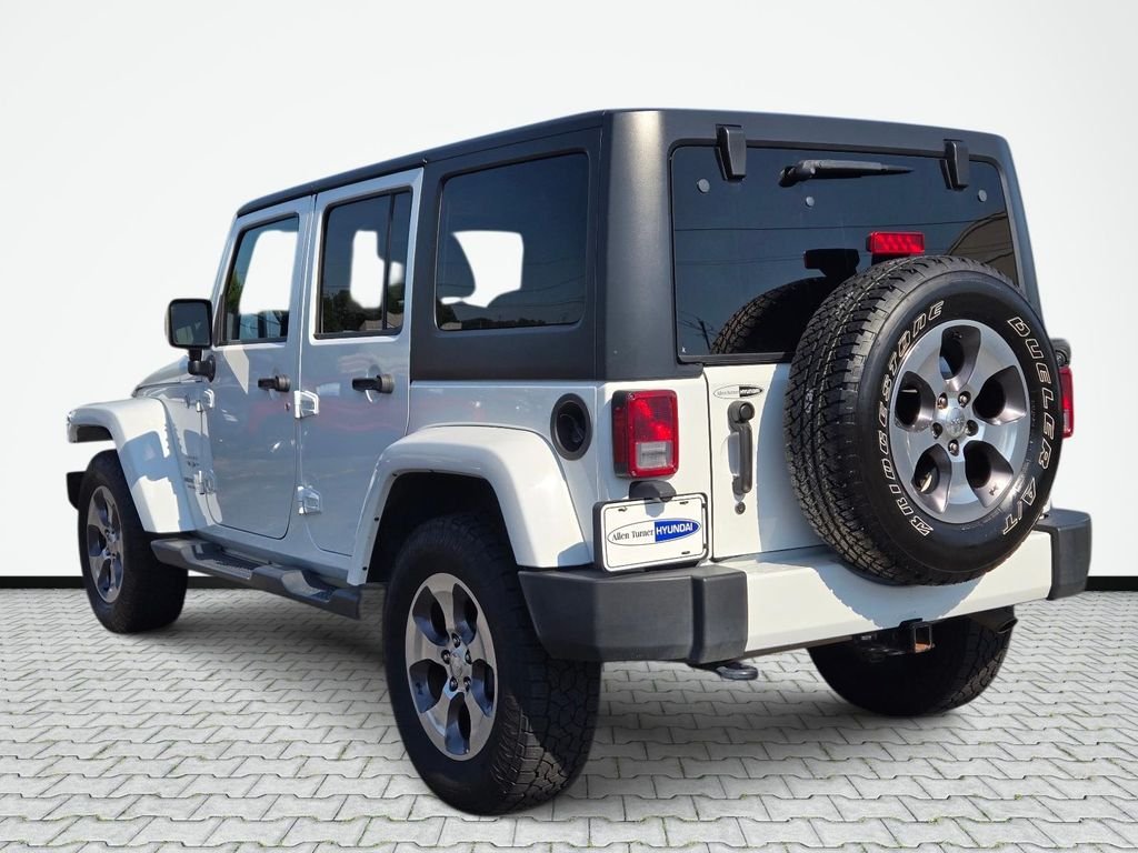 Used 2016 White Jeep Sahara image 10