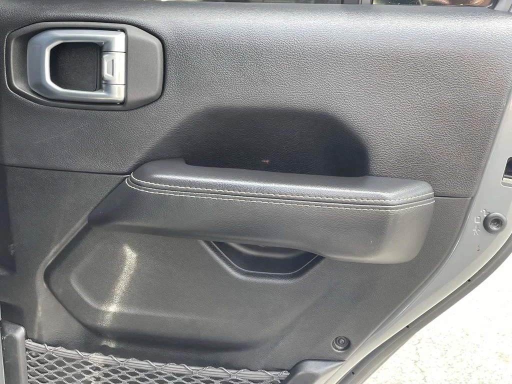 Used 2022 Gray Jeep Unlimited Sahara image 18