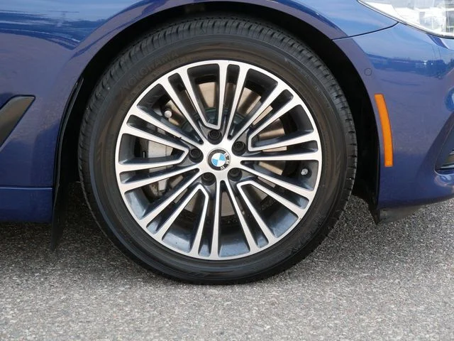 Used 2019 Blue Metallic BMW 540i xDrive image 9