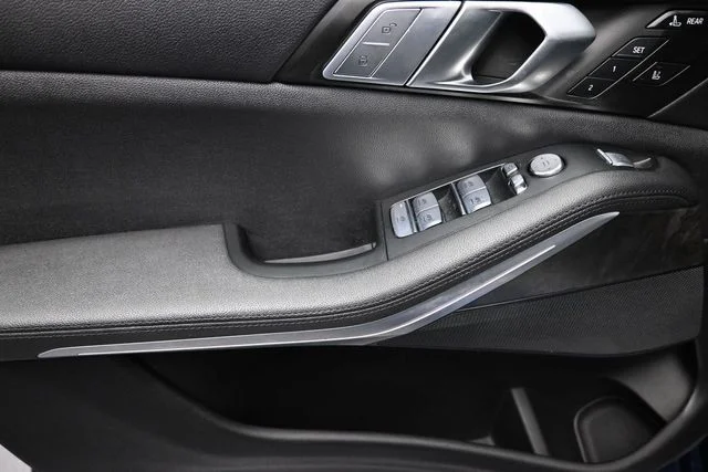 Used 2022 Blue BMW xDrive40i image 19