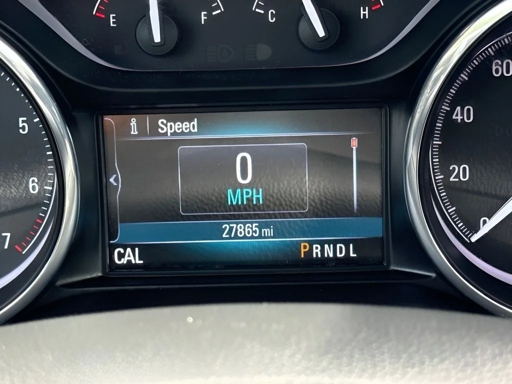 Used 2020 White Buick Essence image 15