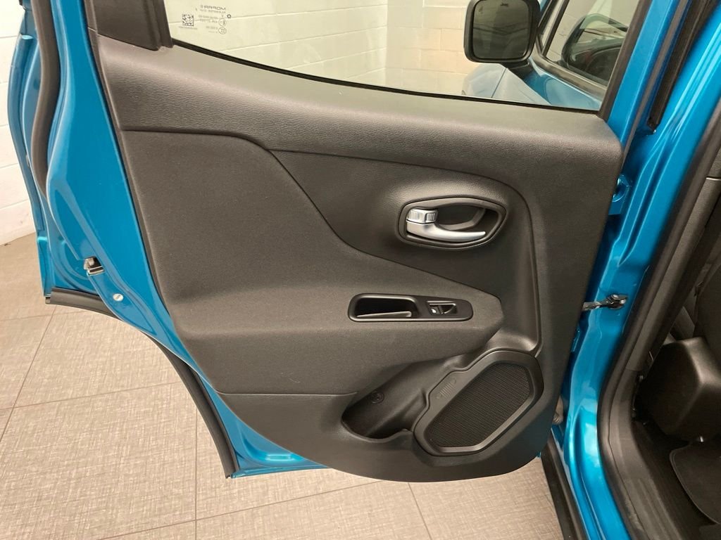 Certified Used 2021 Bikini Metallic Clearcoat Jeep Latitude image 23