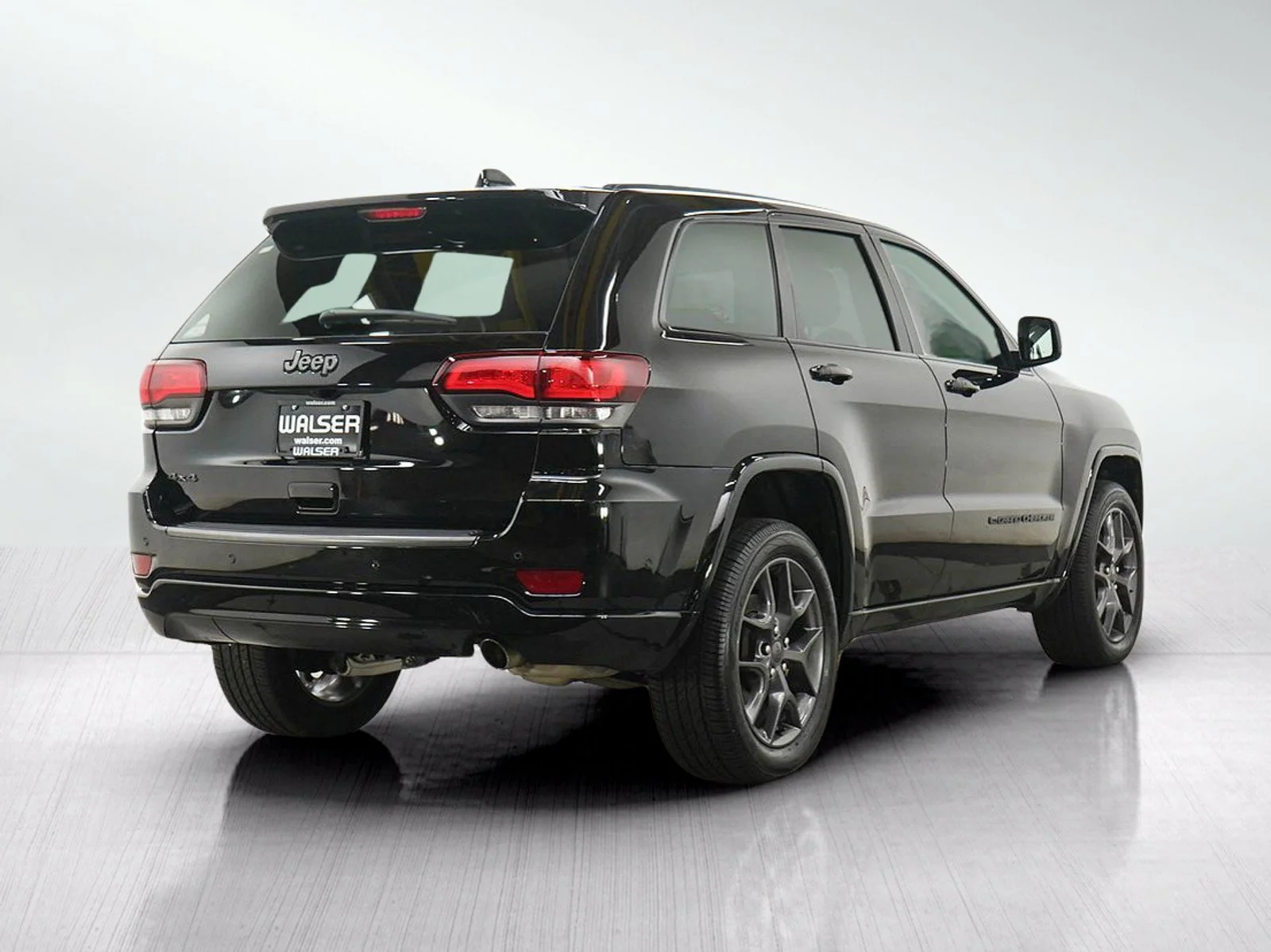 Used 2021 Diamond Black Crystal Pearlcoat Jeep Limited image 5