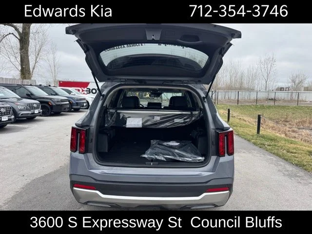 2025 Kia Sorento S - Photo 8