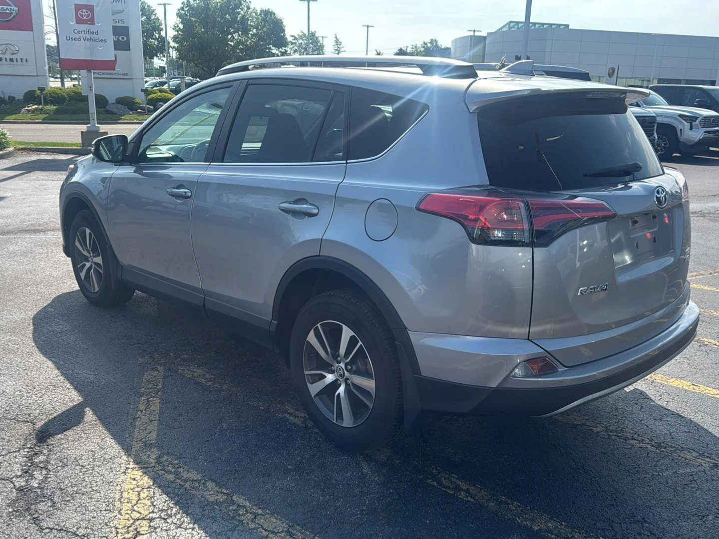 Used 2017 Silver Sky Metallic Toyota XLE image 4