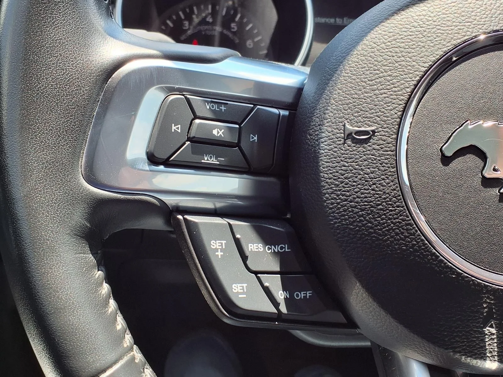 Used 2022 White Ford GT Premium image 22