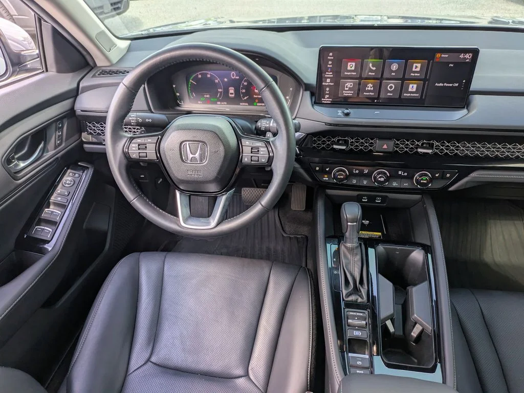 Certified Used 2024 Urban Gray Pearl Honda Touring image 18
