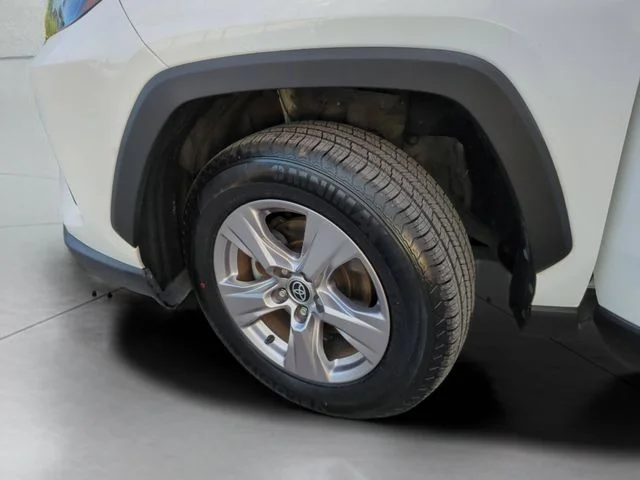Used 2022 White Toyota XLE image 36
