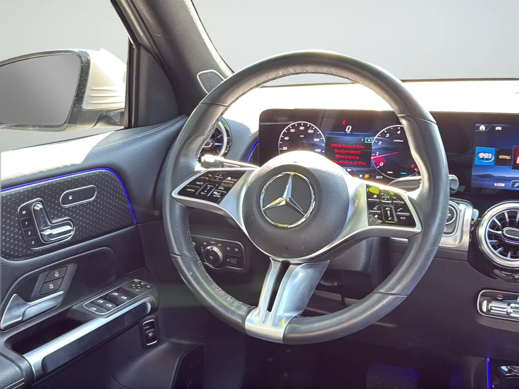 Used 2024  Mercedes-Benz GLB 250 image 35