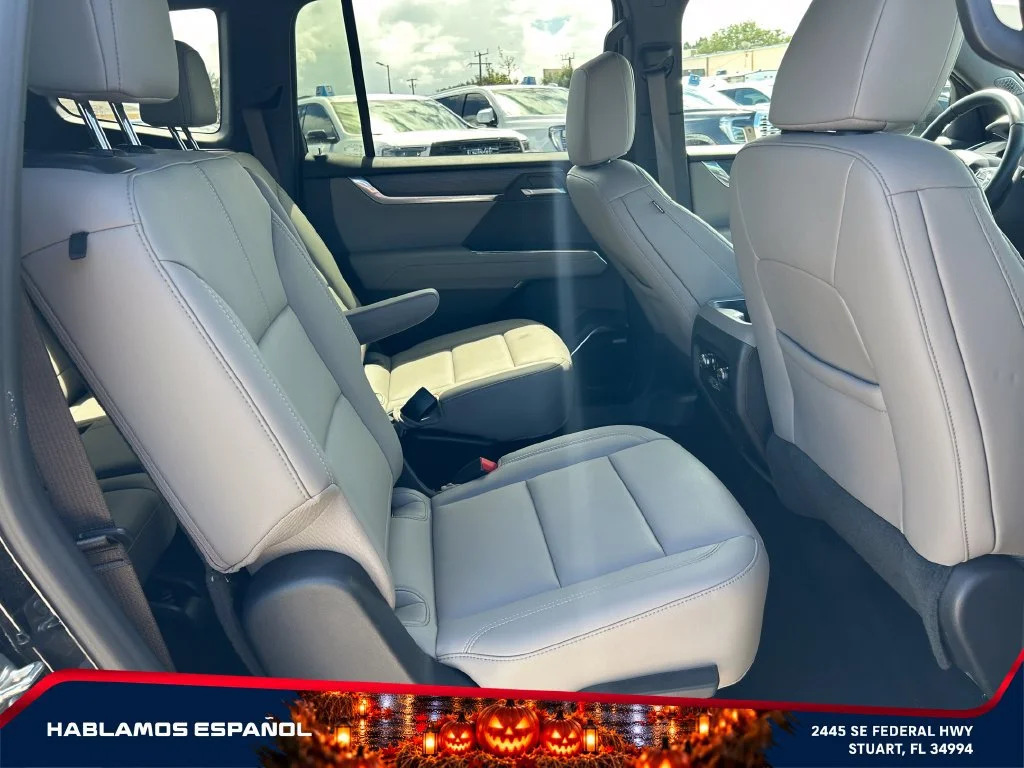 Used 2026 Ebony Twilight Metallic GMC Elevation image 18