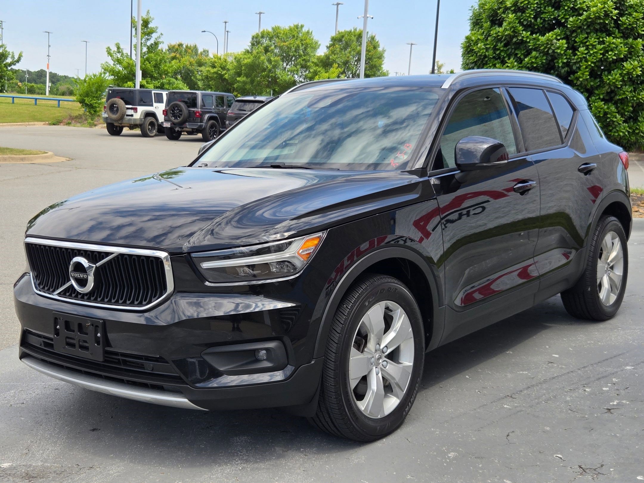 Used 2022 Denim Blue Metallic Volvo Momentum image 3