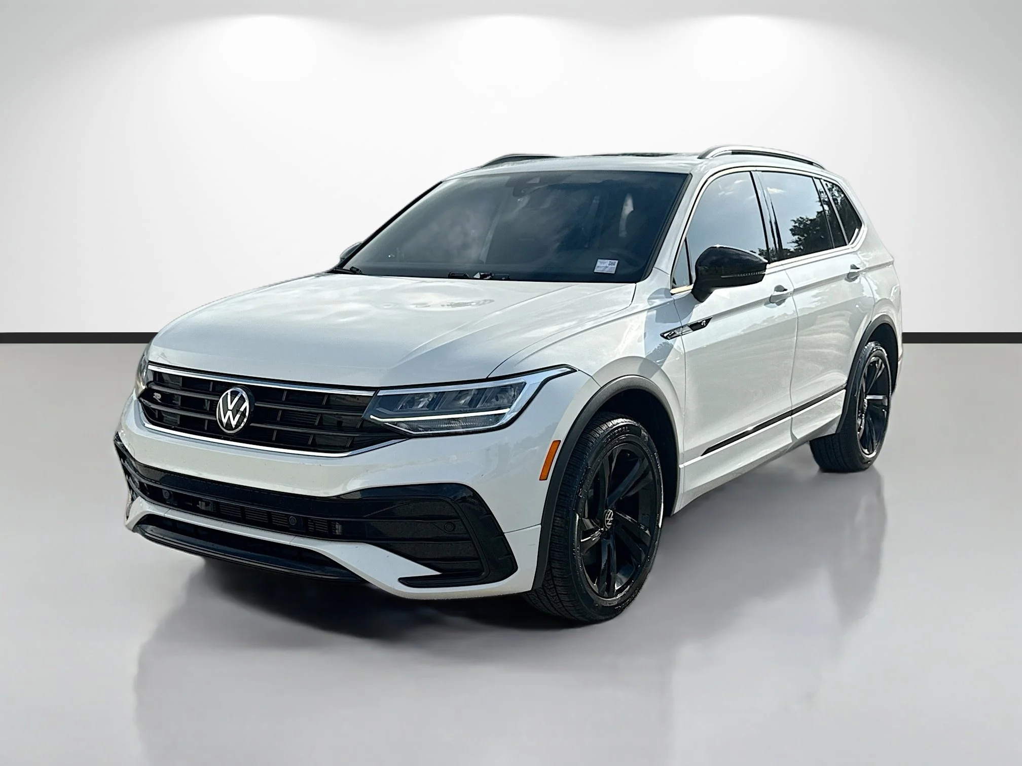 Used 2023 Opal White Pearl Volkswagen SE R-Line Black image 7