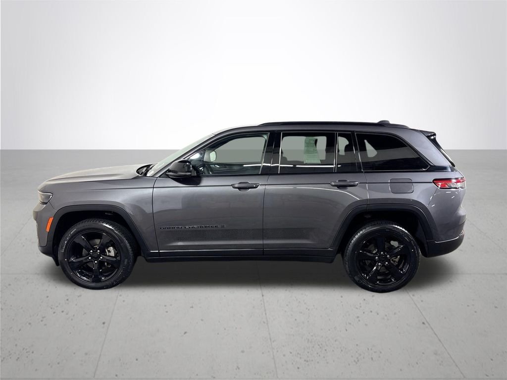 Used 2023 Gray Jeep Altitude X image 9