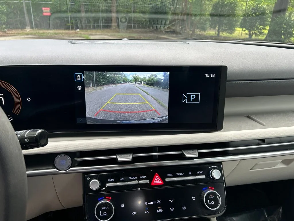 Used 2025 Black Hyundai SEL image 19