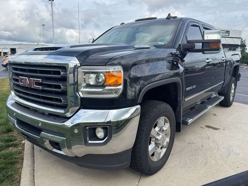 Used 2019 Ebony Twilight Metallic GMC SLT image 3