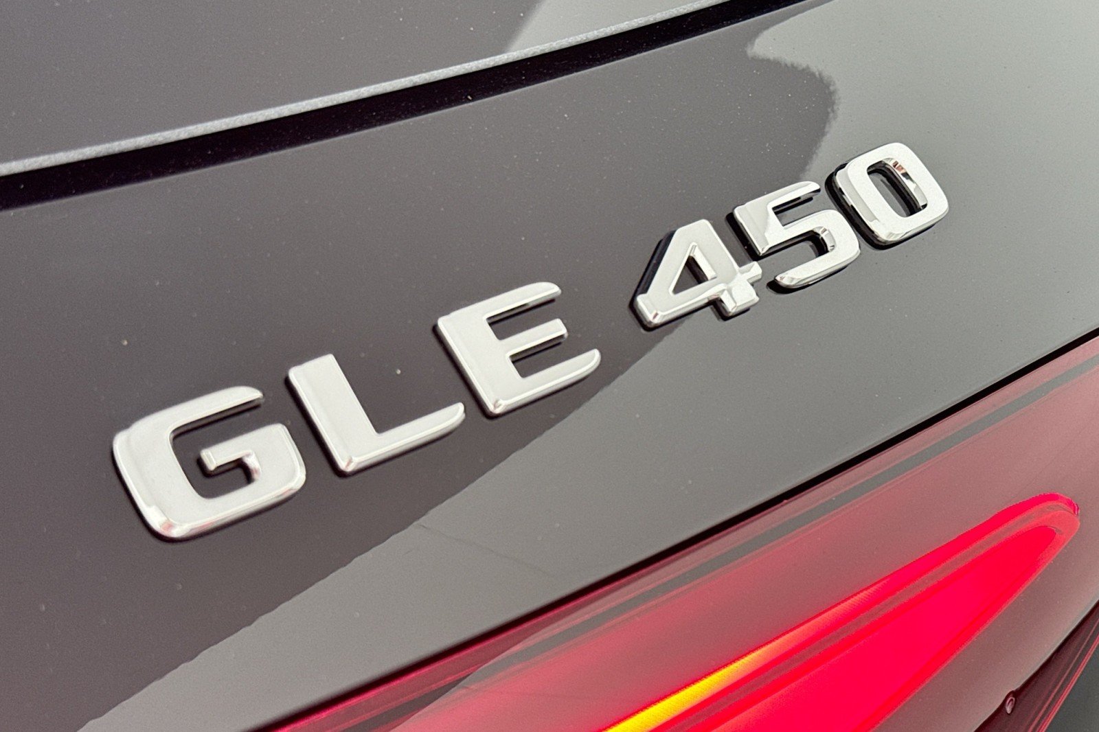 New 2026 Black Mercedes-Benz GLE 450 4MATIC® SUV image 9