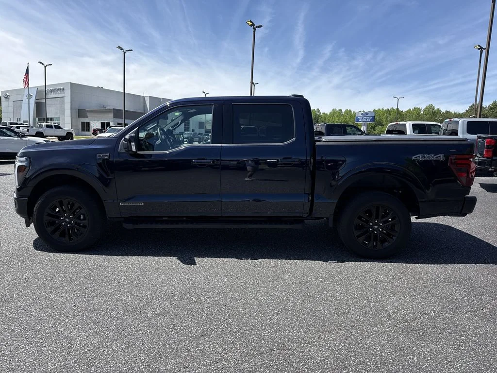Used 2025 Blue Ford Lariat image 4