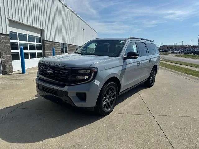New 2027 Glacier Gray Metallic Tri-Coat Ford Platinum image 40