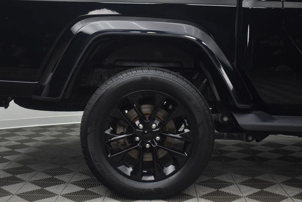 Certified Used 2021 Black Clearcoat Jeep Overland image 32