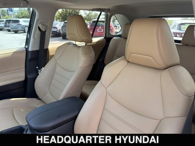 Used 2022 Blue Toyota XLE Premium image 11