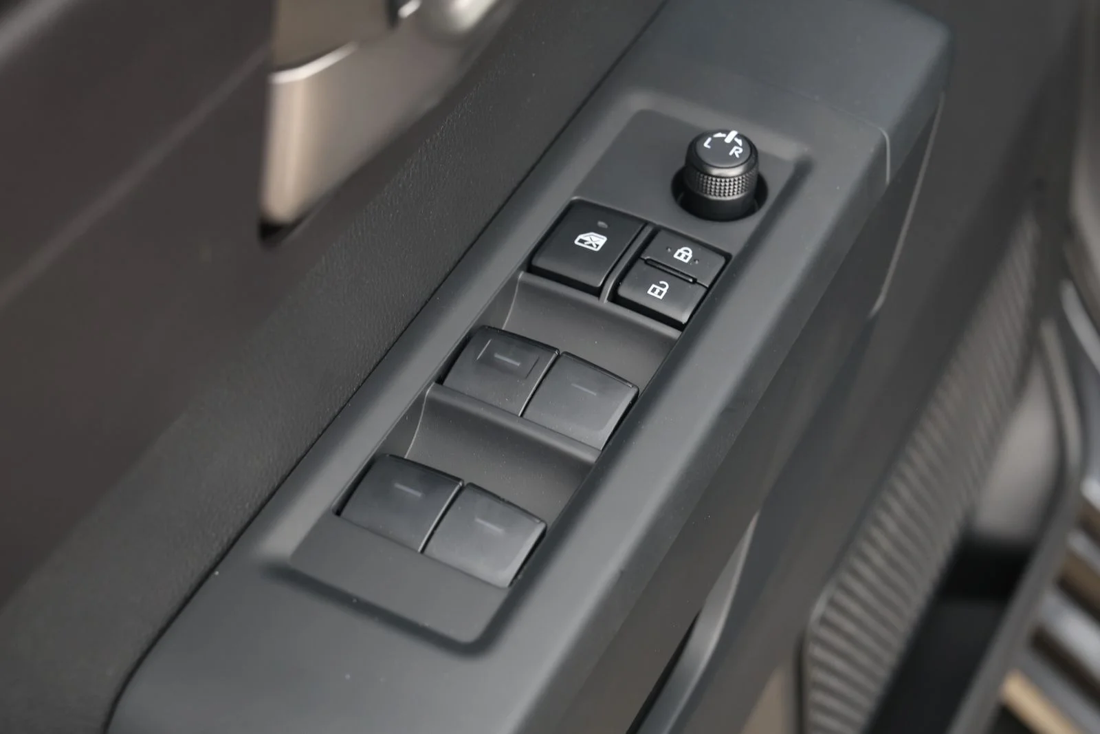 2026 Toyota Tundra SR5 - Photo 23