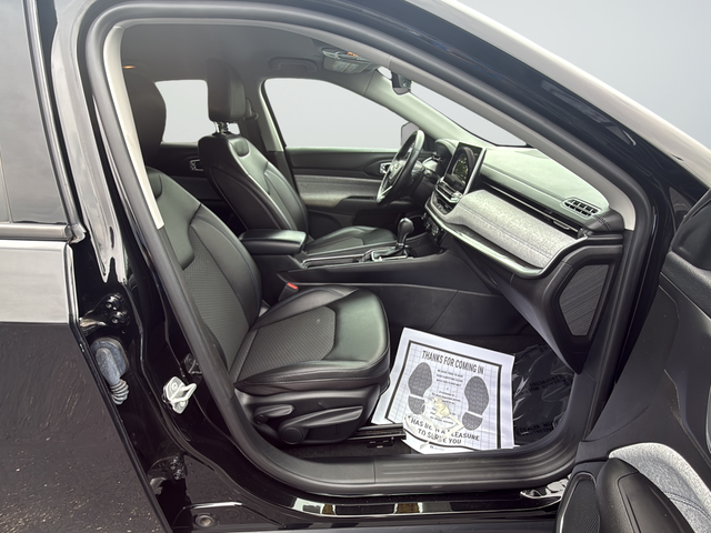 Used 2022 Black Jeep Latitude image 26