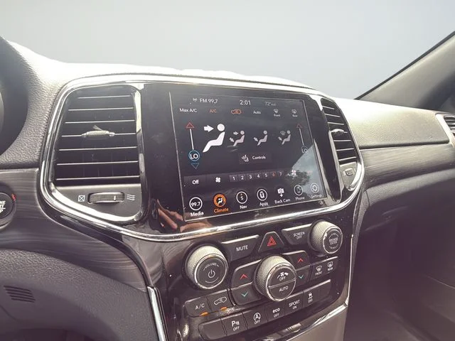 Certified Used 2020 Silver Jeep Altitude image 14