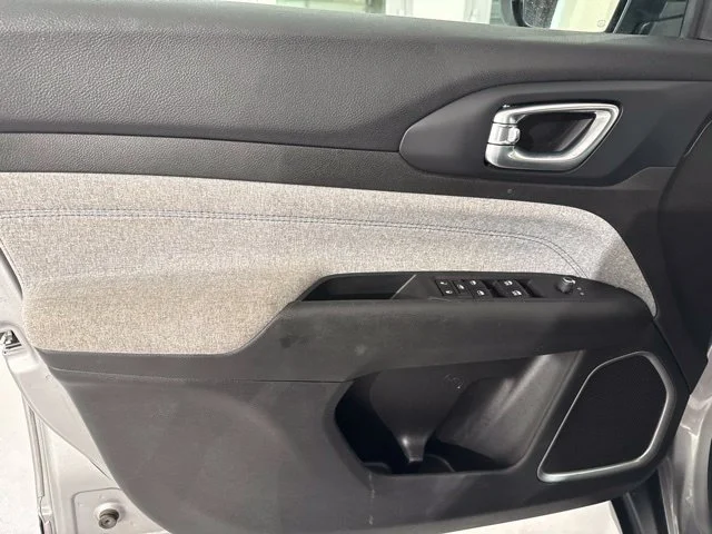 Used 2024 Gray Jeep Latitude image 17