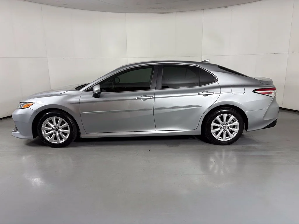 Used 2020 Silver Toyota LE image 5